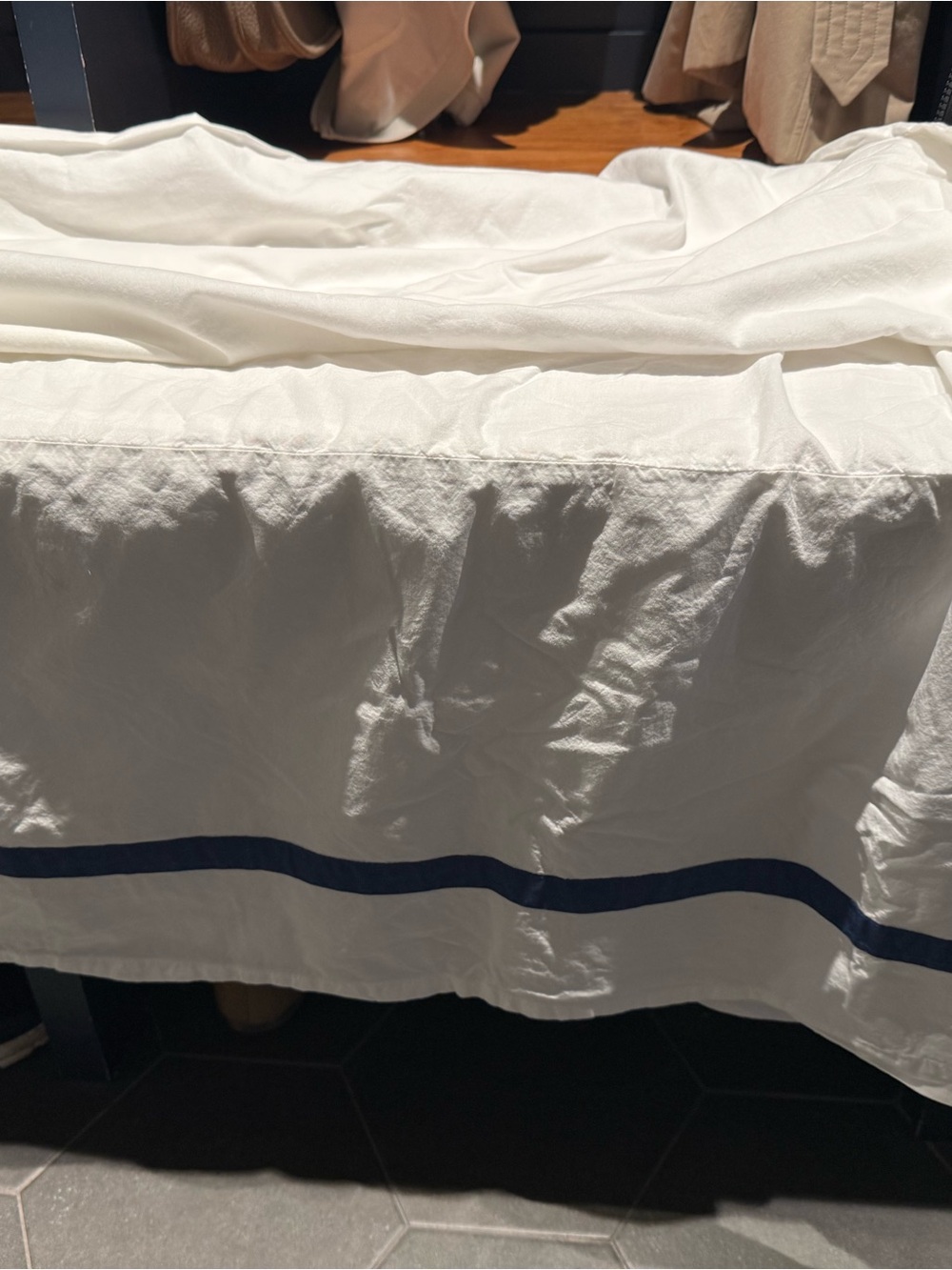 Pottery Barn Organic Cotton King Bedskirt Navy Trim